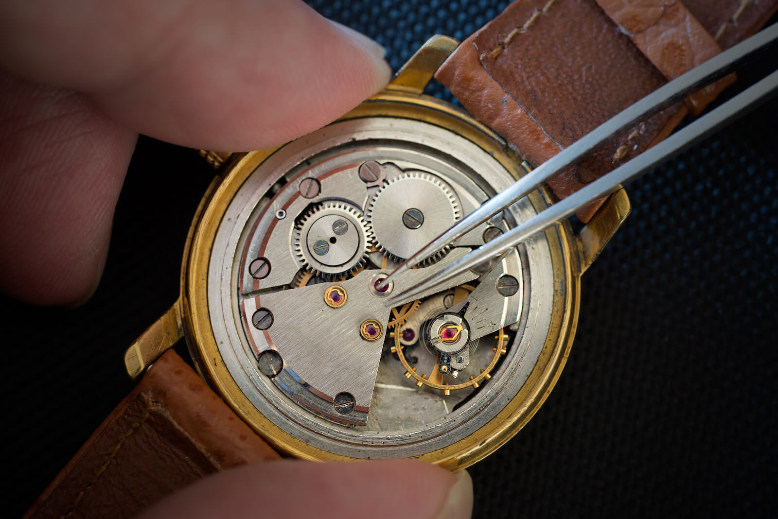 Riparazione di orologi e gioielli Riparazione di orologi e gioielli - Gioielleria Del Giudice